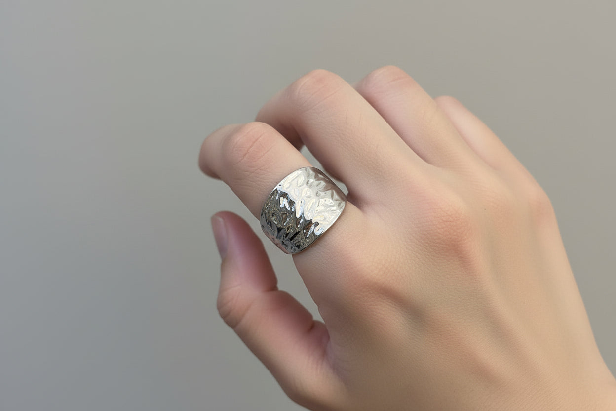 Ring grey