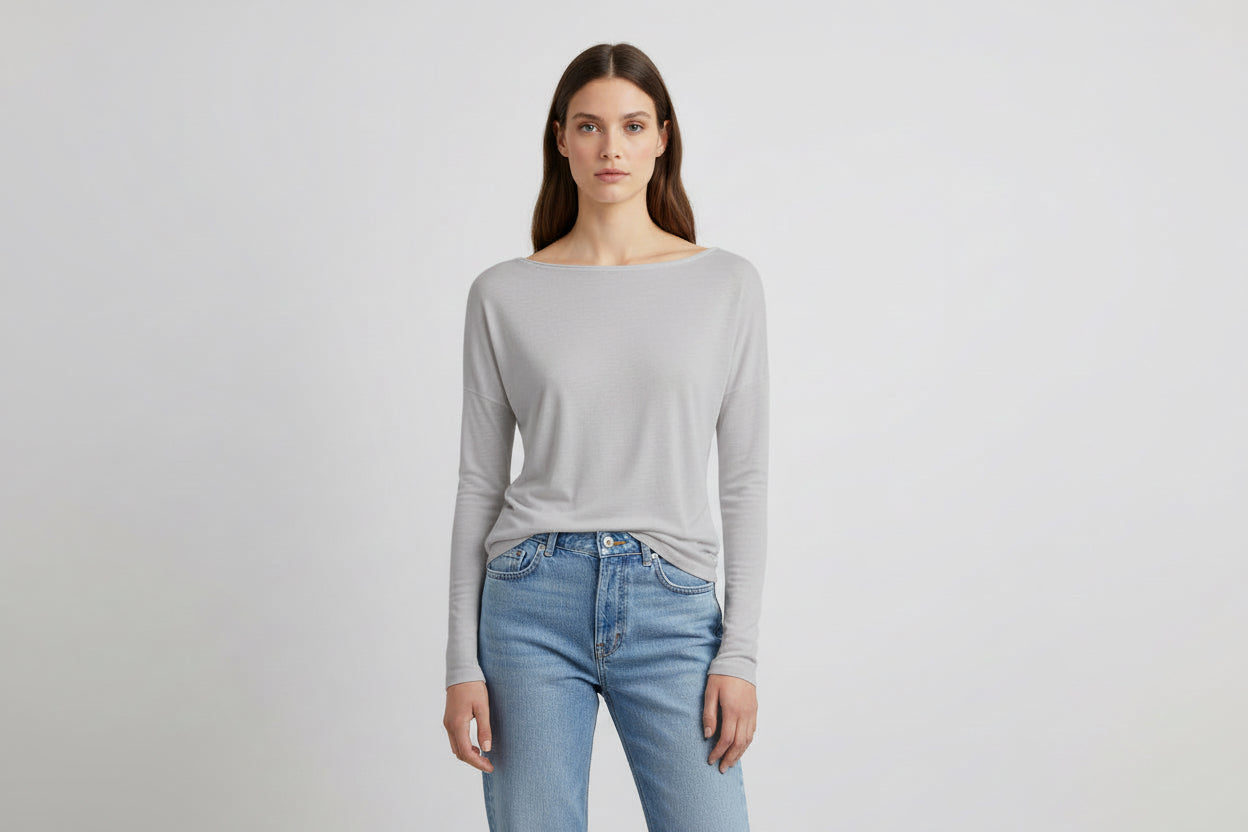 Long-sleeve cashmere T-shirt.