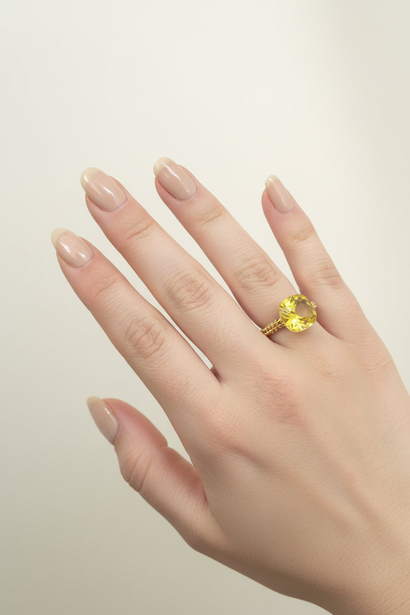 Ring yellow