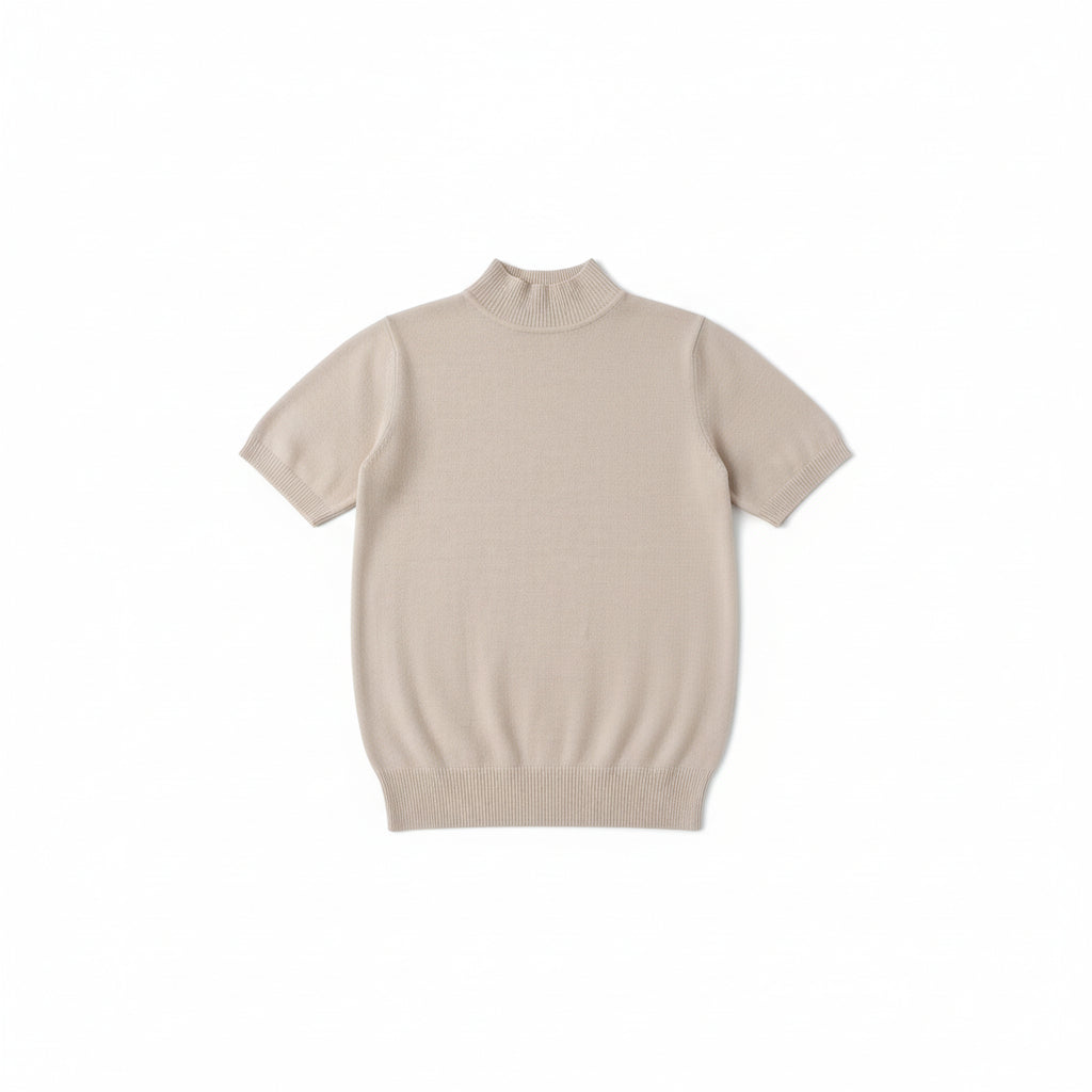 T-shirt with collar.