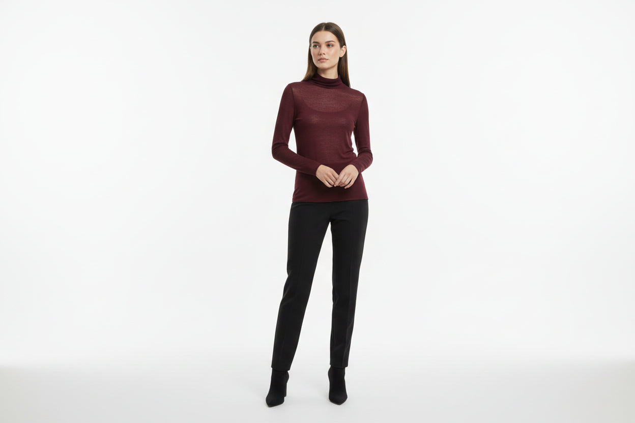 Long-sleeved T-shirt with a high collar