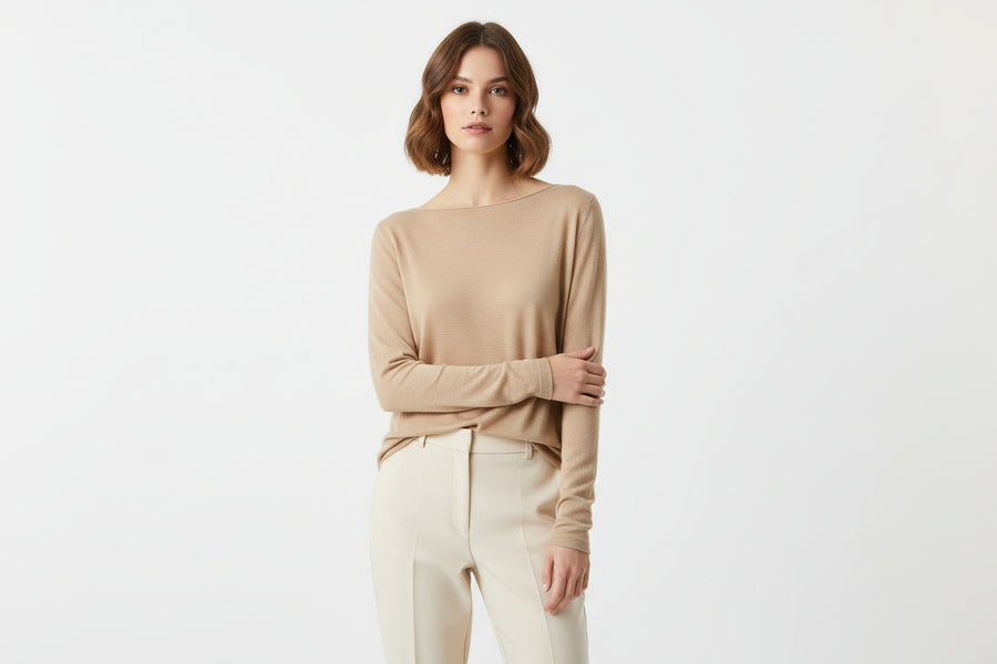 Long-sleeved T-shirt.