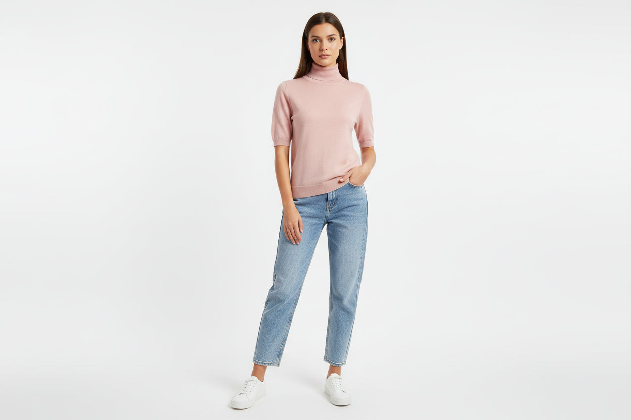 Short-sleeve collared T-shirt – comfort and style.